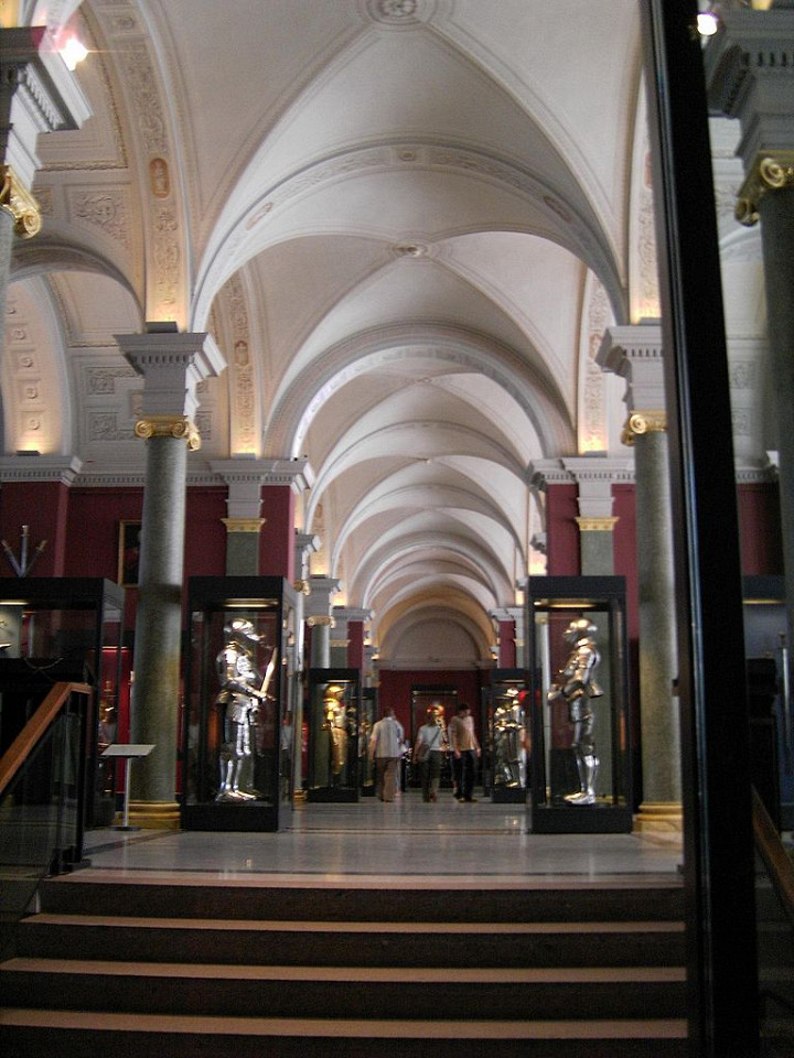 Дрезденская оружейная палата, вход