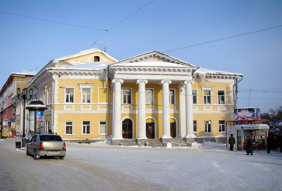 Большая Покровская улица, здание Дворянского собрания