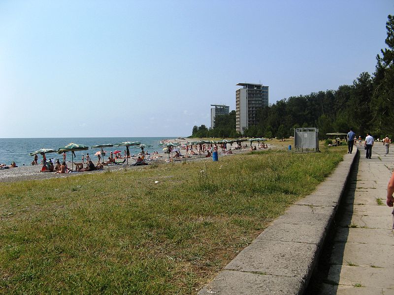 Центральный пляж, Пицунда