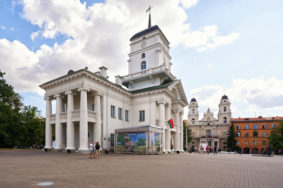 Здание Минской мэрии с башней с часами