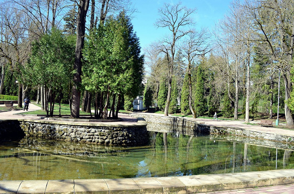 Зеркальный пруд в Нижней части Курортного парка, Кисловодск