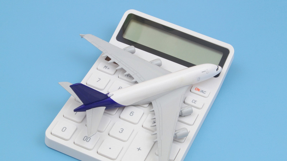 Самолет и калькулятор