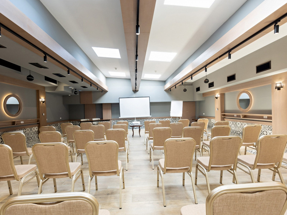 Conference hall и MICE-площадки современные конференц-залы в отелях 3
