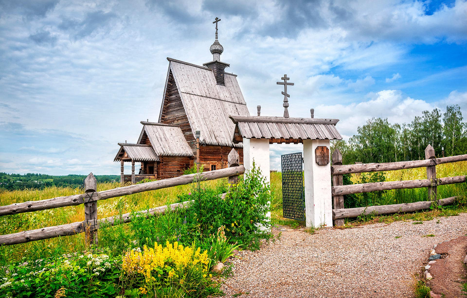 Воскресенская церковь в Плёсе