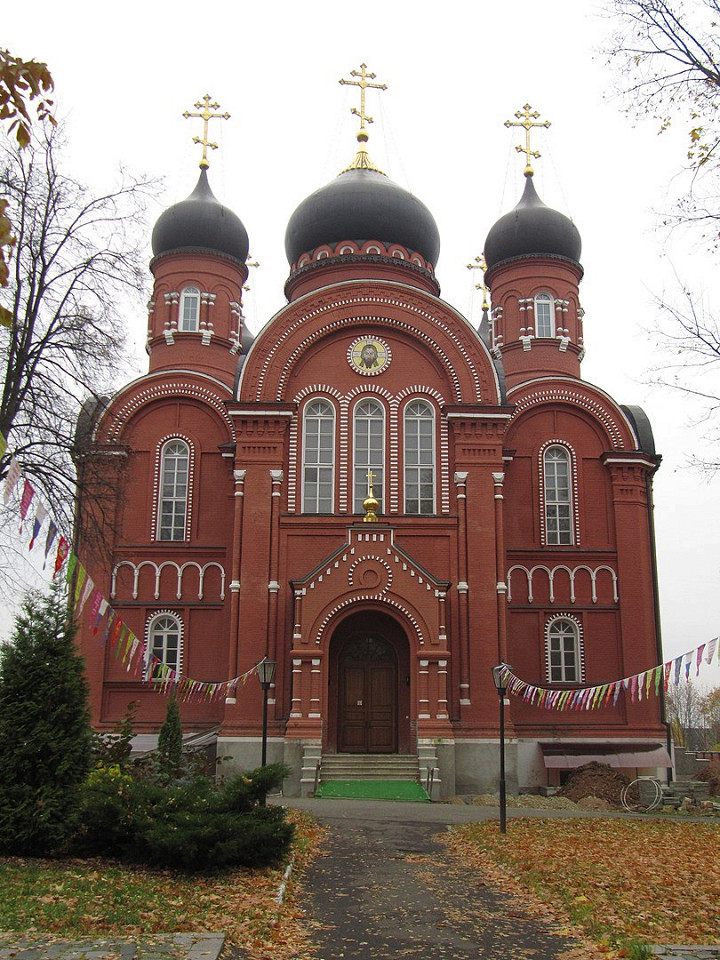Крестовоздвиженский монастырь в Лукино
