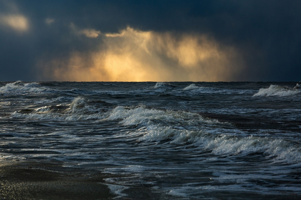 Шторм в море
