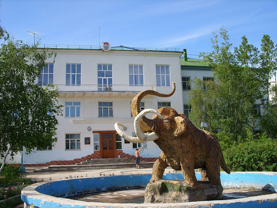 Памятник мамонту в Якутске