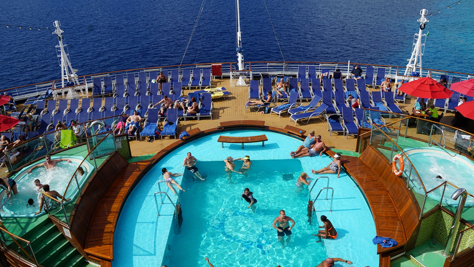 Палуба, Круизный лайнер Carnival Glory