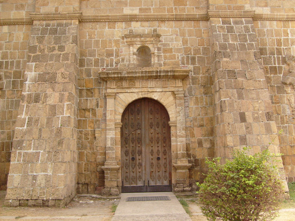Церковь Миагао, вход