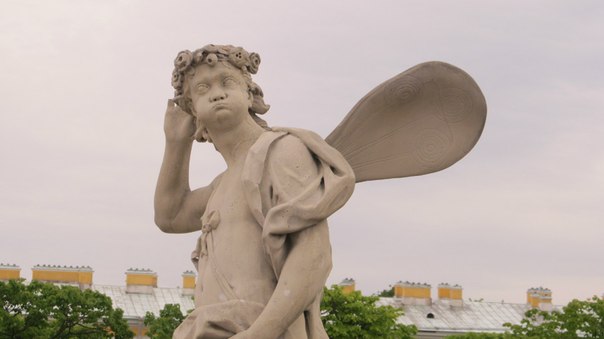 Фигуры верхнего парка в Петергофе