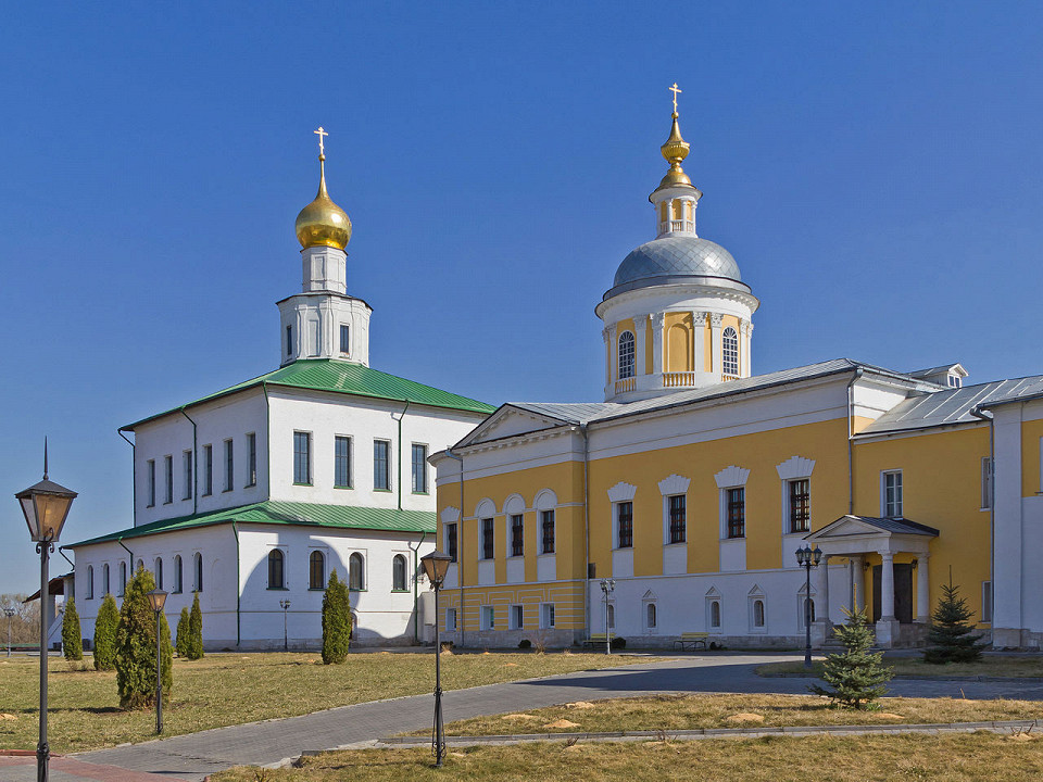Богоявленский Старо-Голутвин монастырь в Коломне, храм прп. Сергия и Богоявленский собор