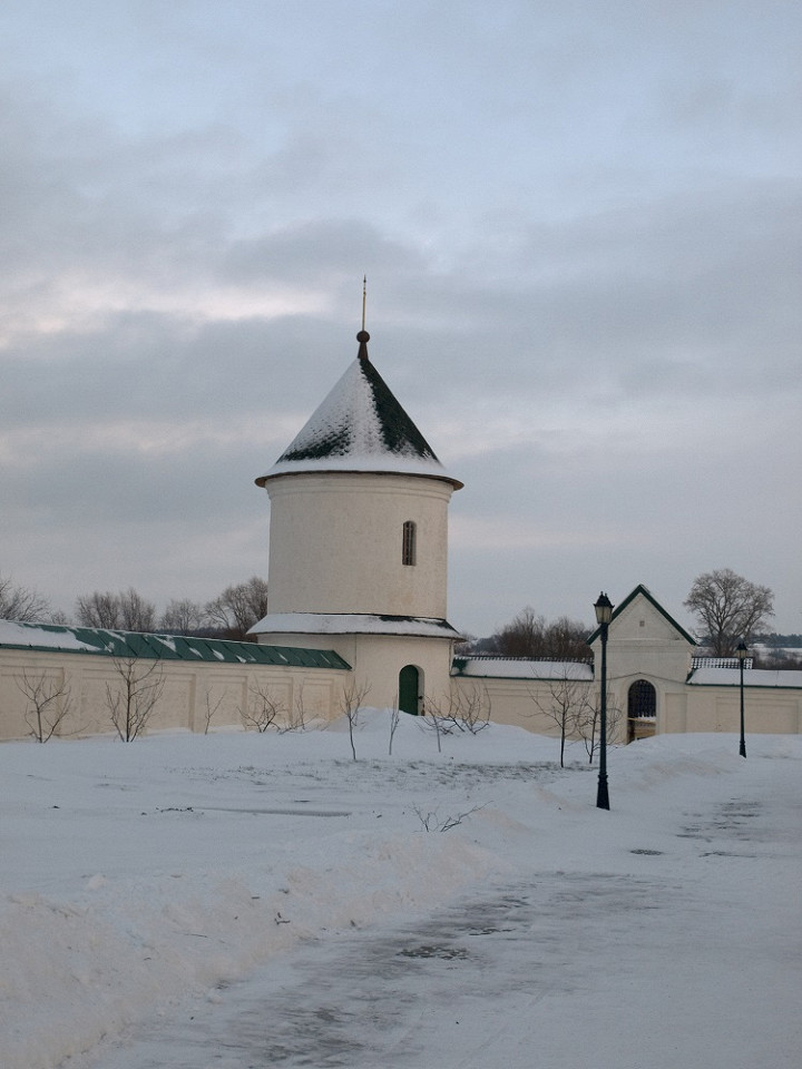 Угловая башня Иоанно-Богословского монастыря в Саранске