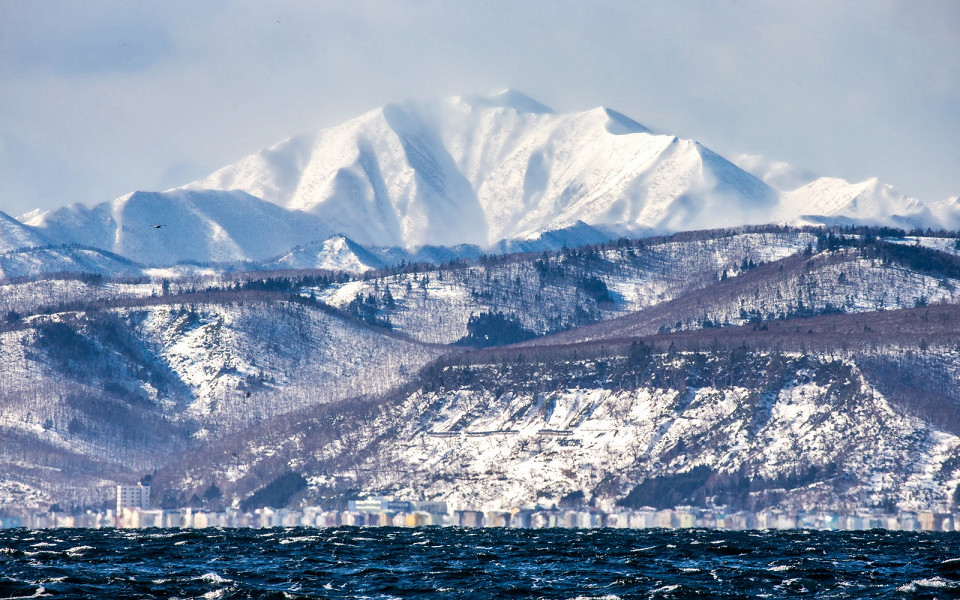 Остров Кунашир, Сахалин