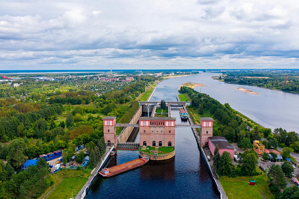 Шлюз Рыбинского водохранилища
