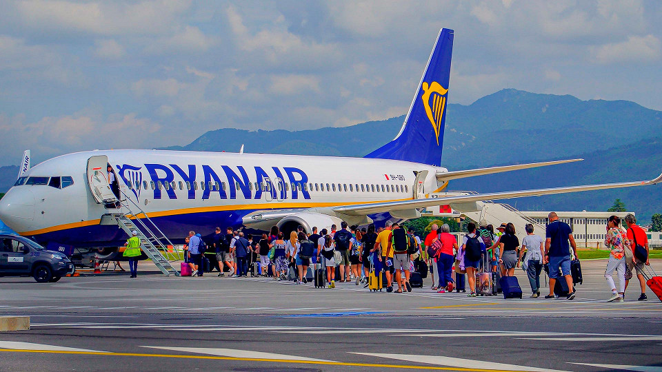 Очередь на посадку в самолет авиакомпании Ryanair