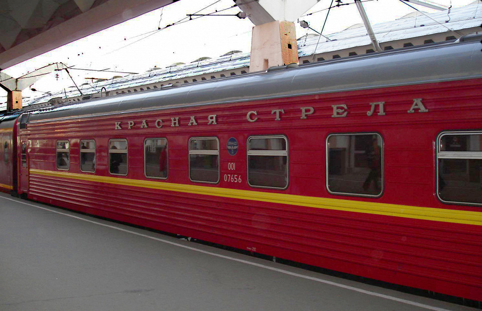 Фирменный поезд «Красная стрела» на Московском вокзале Санкт-Петербурга