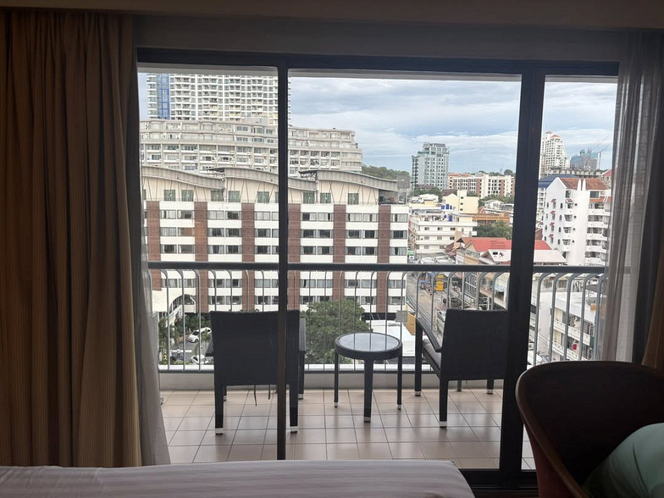 Грязно, специфическая еда, нет сервиса2