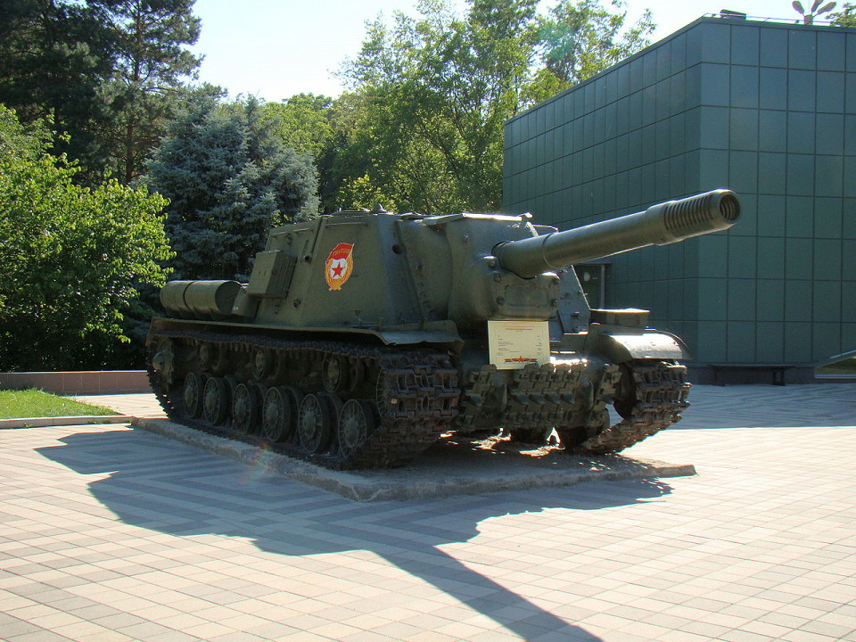 Музей военной техники в парке культуры и отдыха