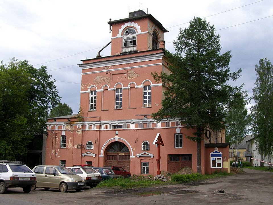 Введенский женский монастырь в Тихвине