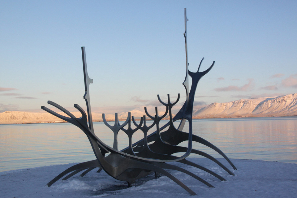 Символ Рейкьявика — лодка викингов Solfar