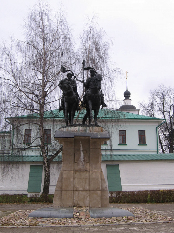 Борисо-Глебский монастырь, памятник Борису и Глебу