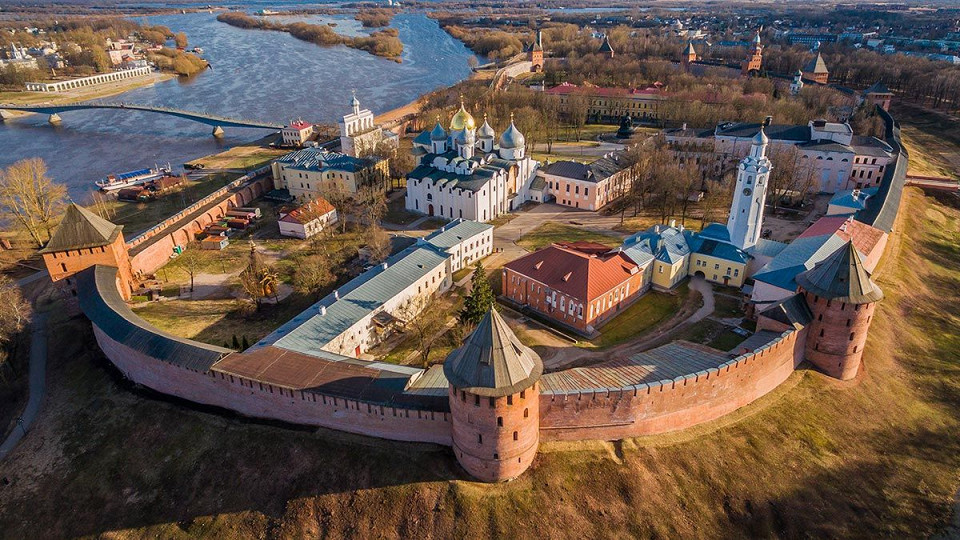 Что посмотреть по пути из Москвы в Петербург 18
