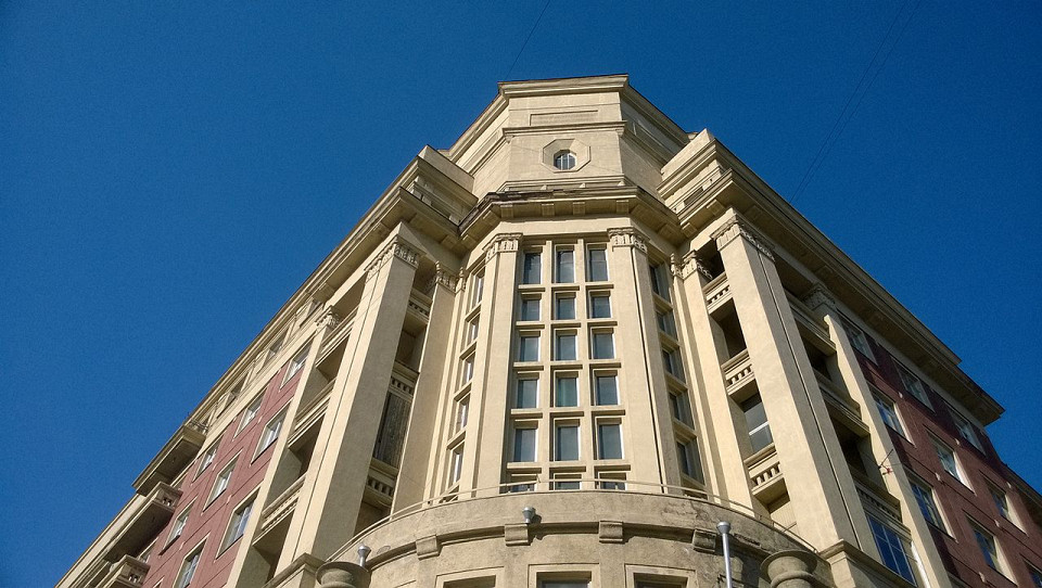 Стоквартирный дом в Новосибирске, фасад
