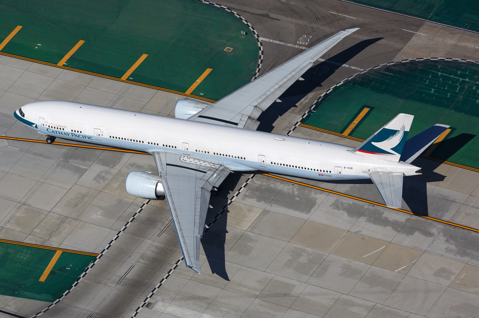 Boeing 777-300 в аэропорту Лос-Анджелеса