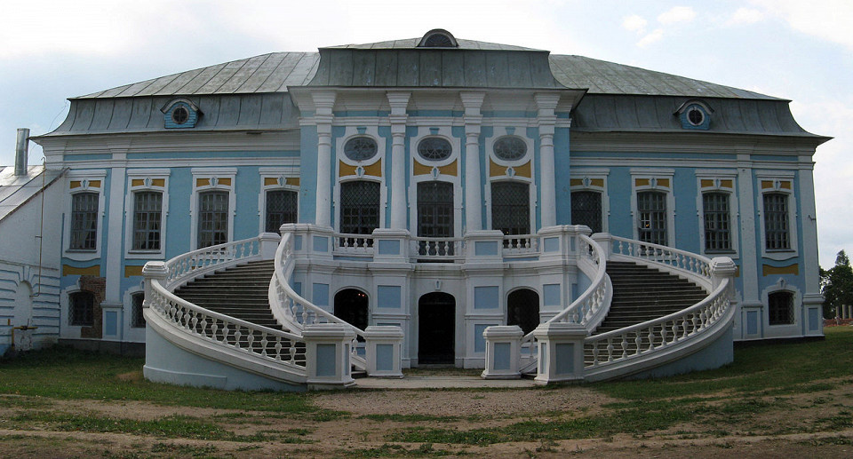 Усадьба Хмелита, главное здание