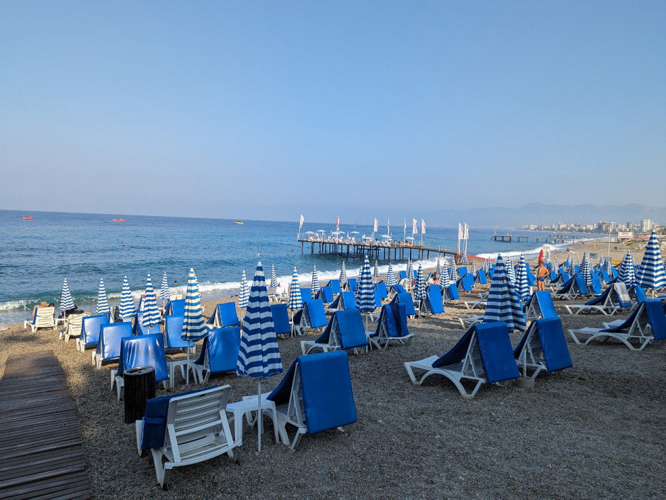 25 минут в гору по жаре до пляжа, отзыв5