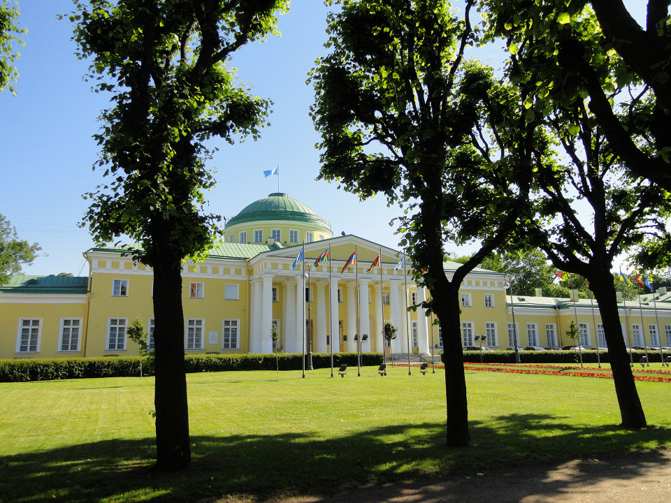 Территория перед Таврическим дворцом, Санкт-Петербург