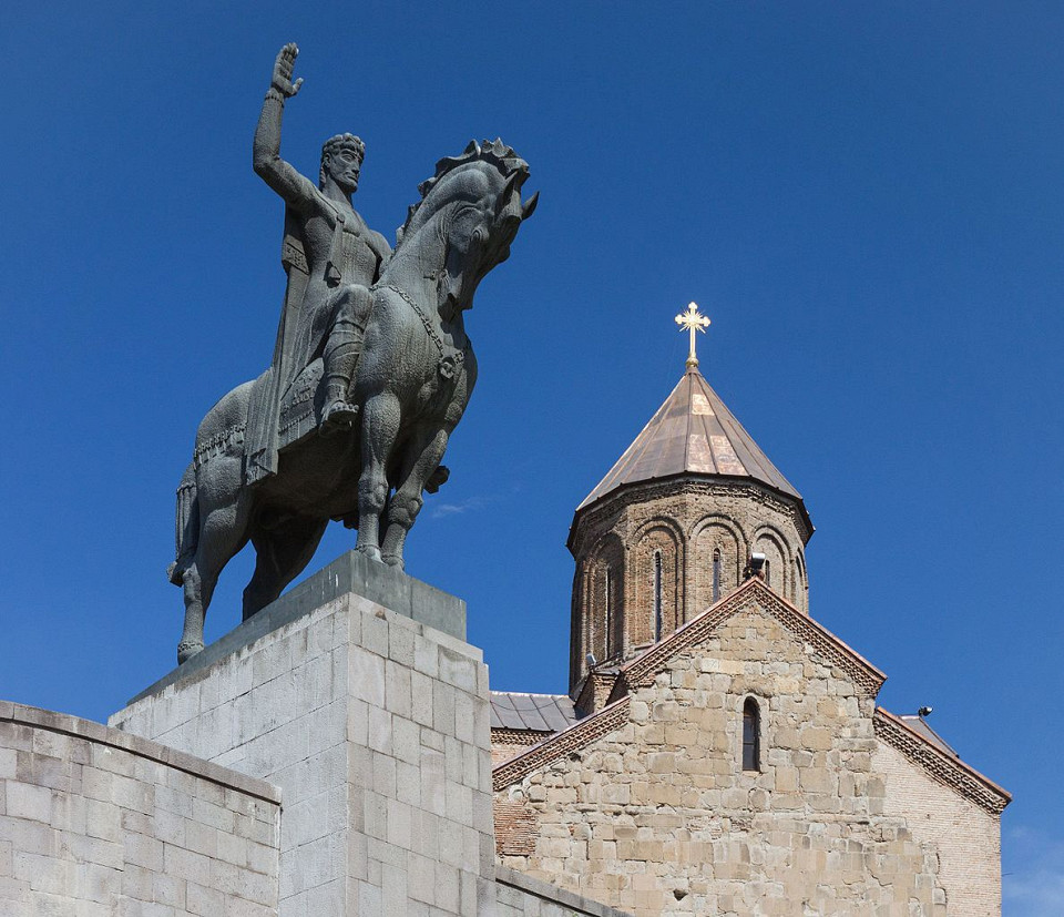 Метехи, статуя царя Вахтанга Горгасали