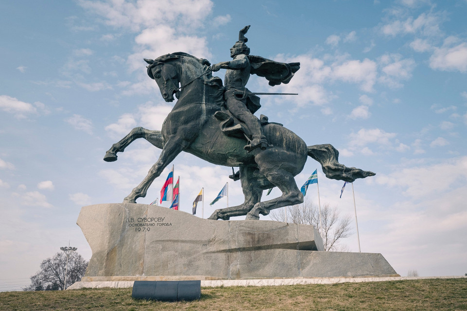 Памятник Суворову на площади Суворова, Тирасполь