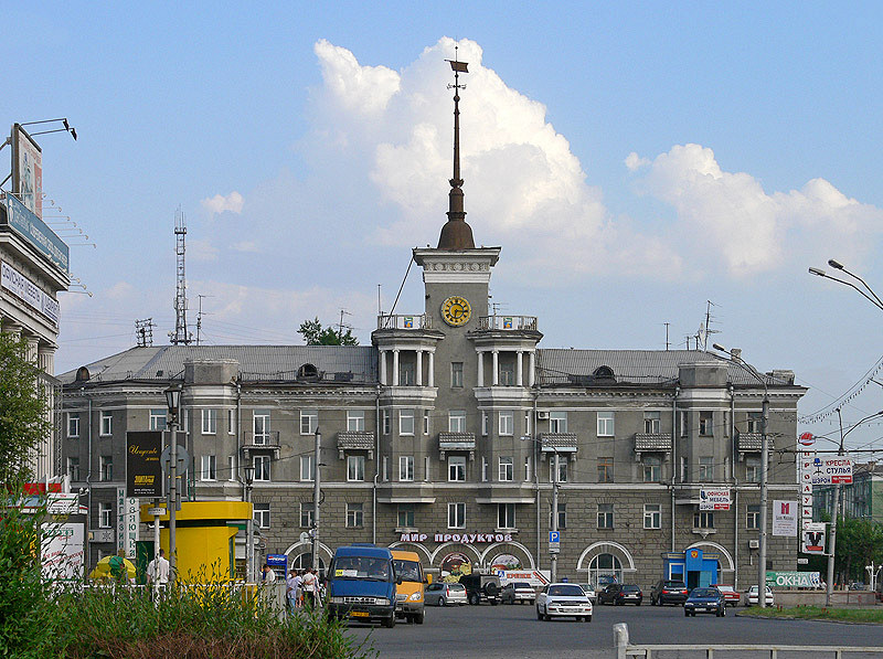 «Дом под шпилем» в Барнауле