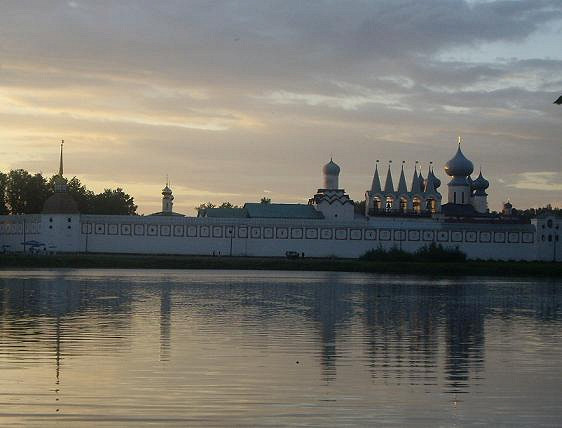 Река Тихвинка напротив Тихвинского Богородичного Успенского монастыря, Тихвин