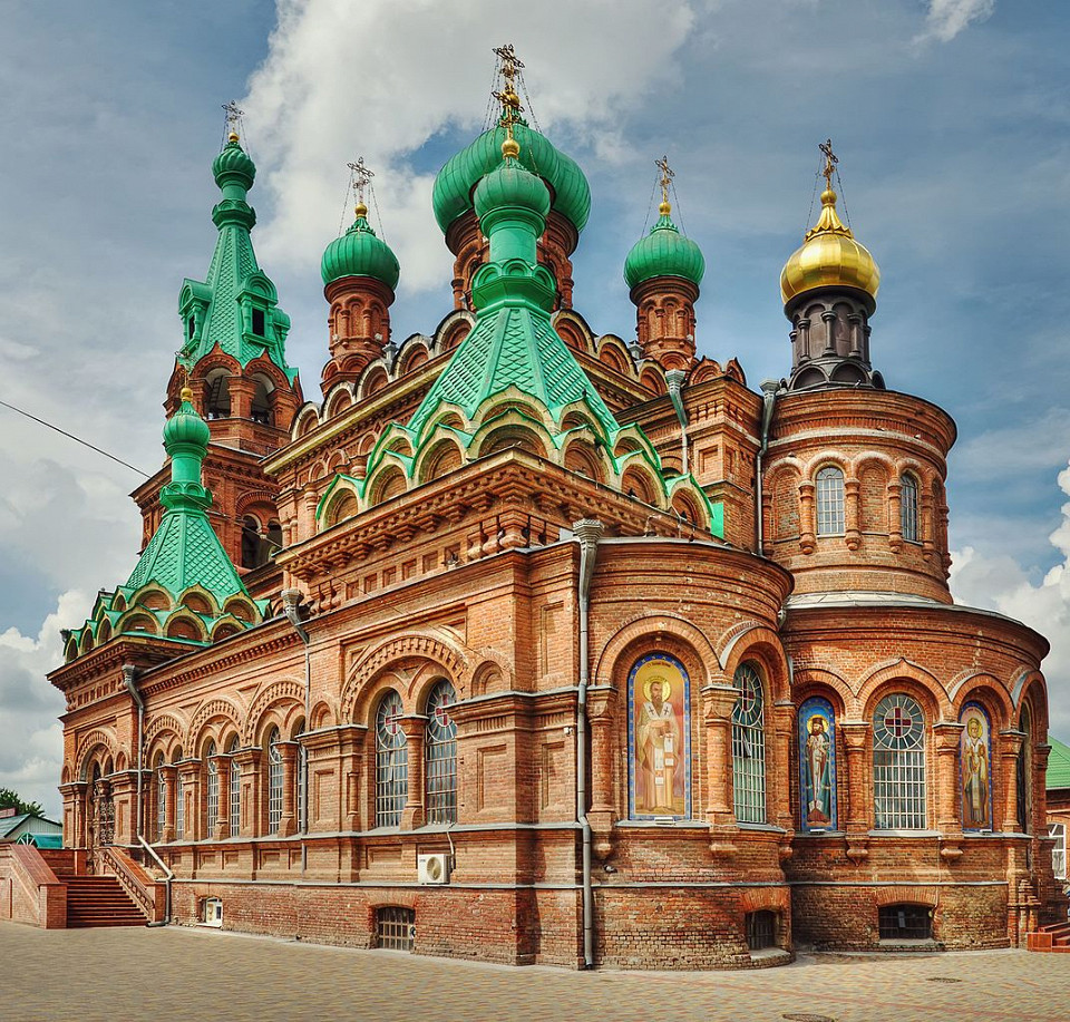 Свято-Троицкий собор Краснодара, двор