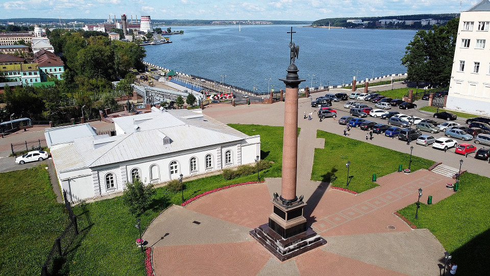 Михайловская колонна в Ижевске