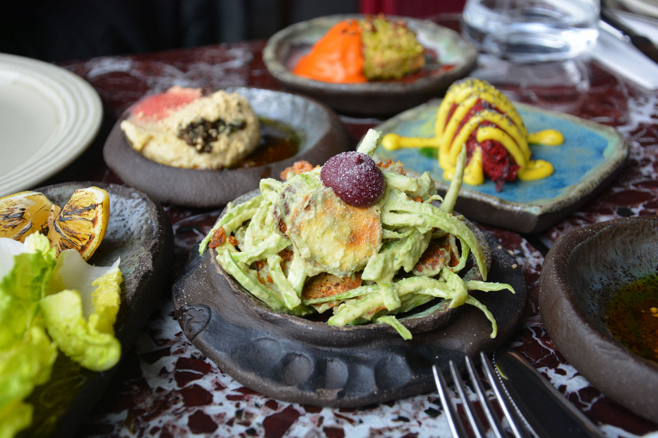 Турецкие закуски в ресторане Muutto в Стамбуле, еда 3