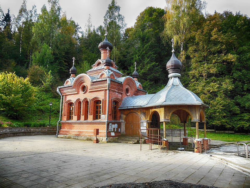 Полыковичская криница у часовни Святой Параскевы, Белоруссия