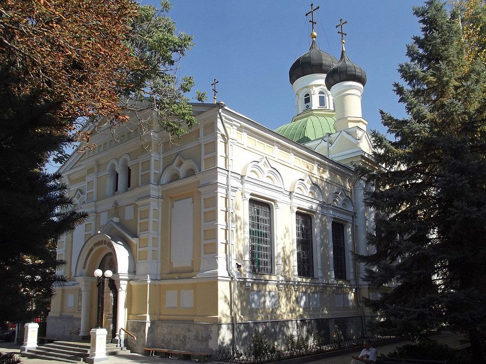 Храм Трех Святителей в Симферополе