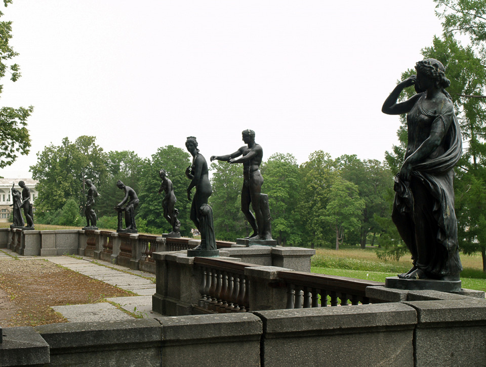 Гранитная терраса в Екатерининском парке