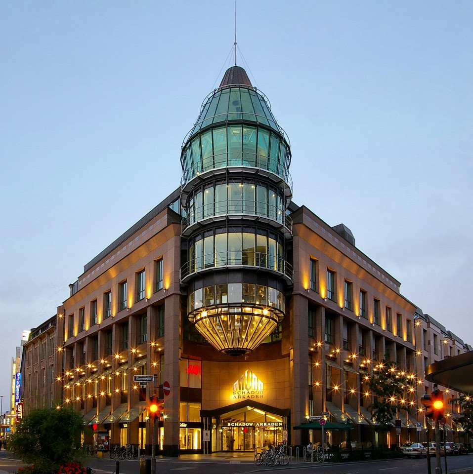 Королевская аллея в Дюссельдорфе, центр Schadow Arkaden