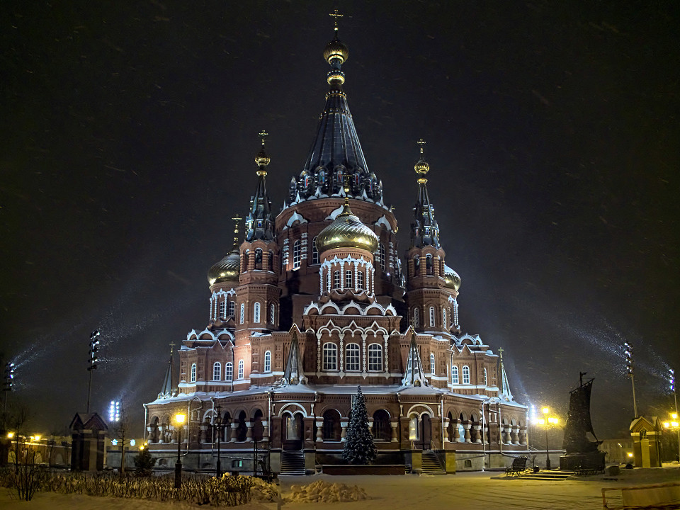 Свято-Михайловский собор в ночном освещении, Ижевск