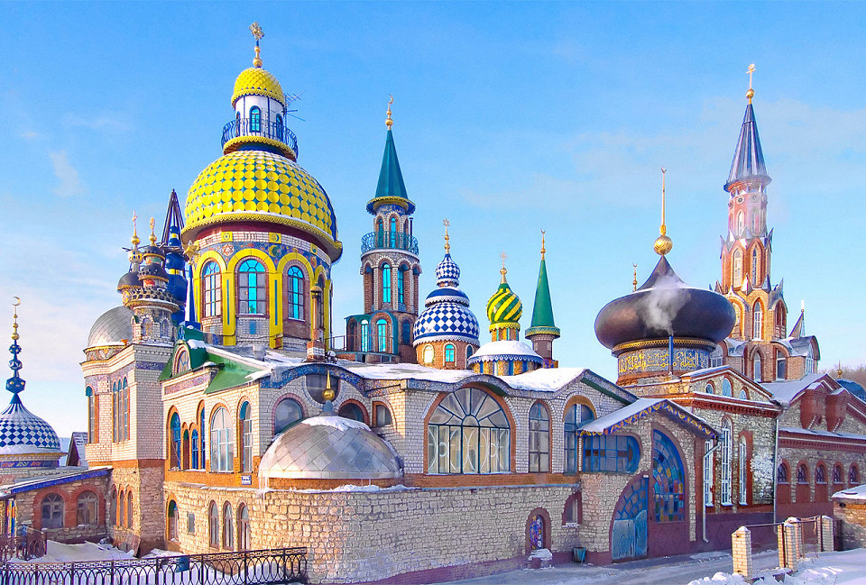 Храм всех религий, зимний день
