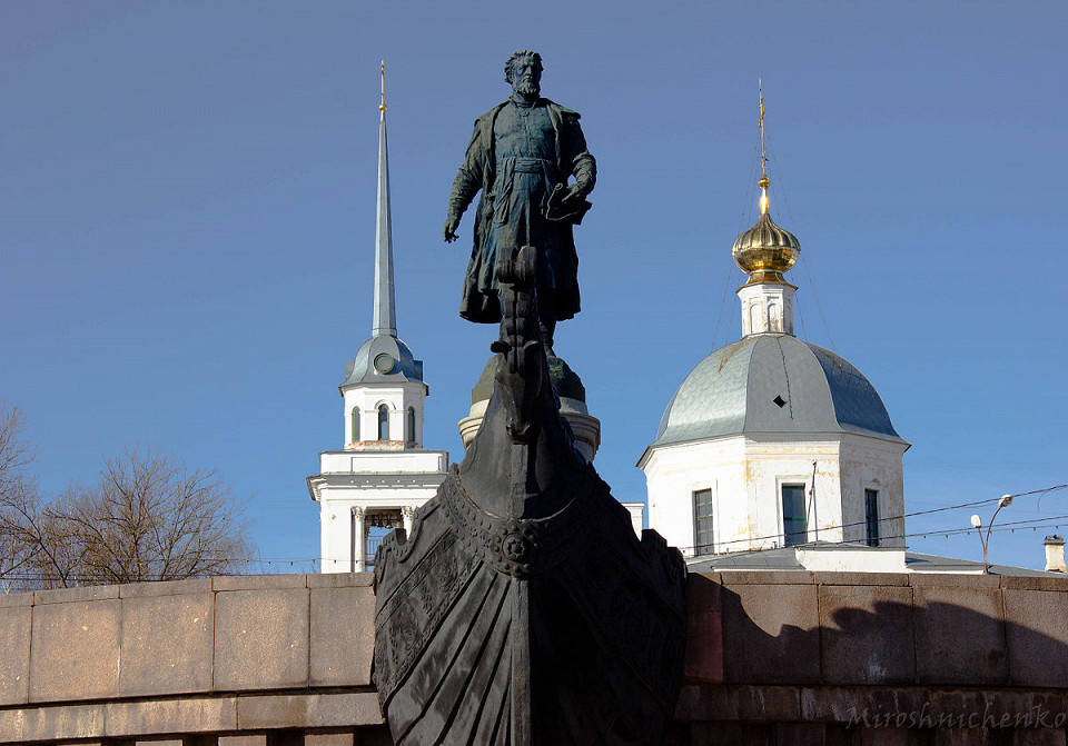 Памятник Афанасию Никитину