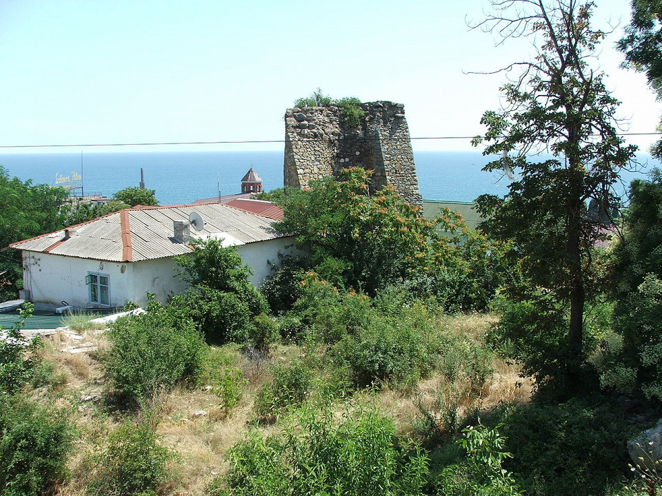 Крепость Алустон, вид на море