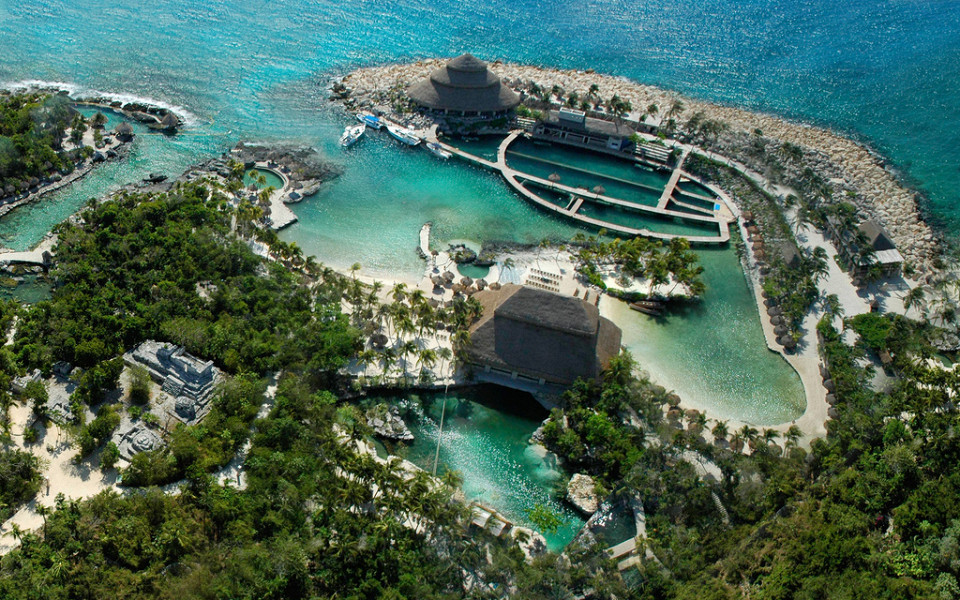 Вид на зко-археологический парк Шкарет (Xcaret Park)