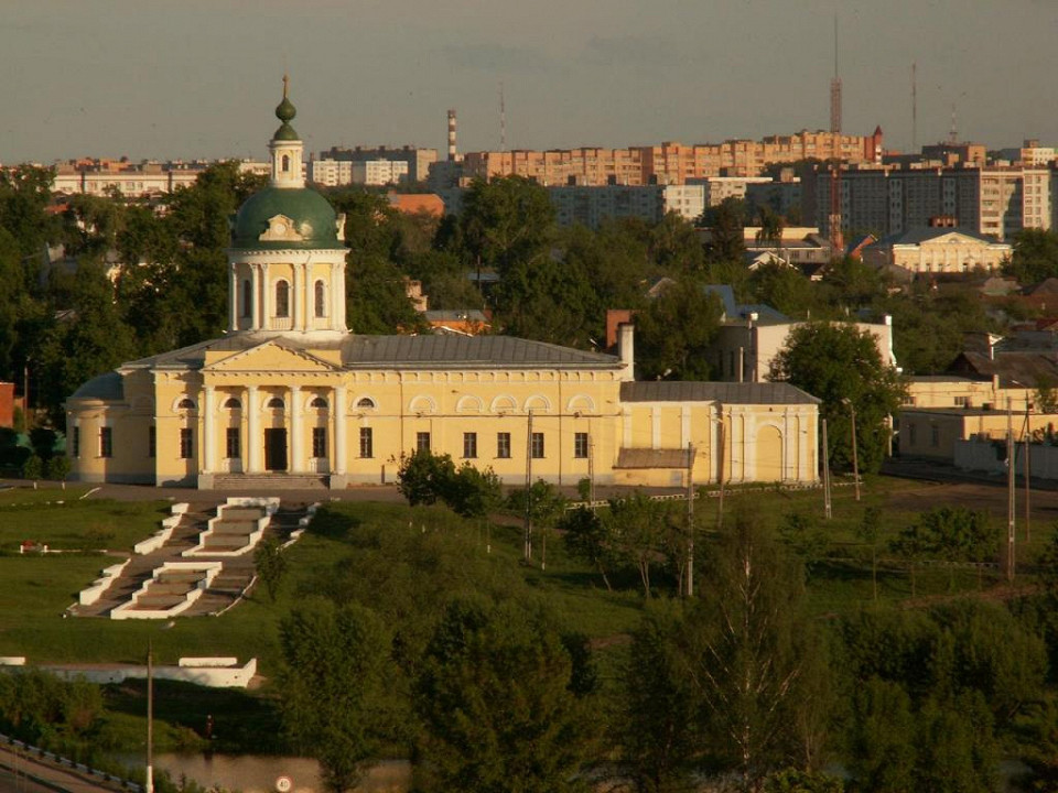 Вид на церковь Михаила Архангела в Коломне