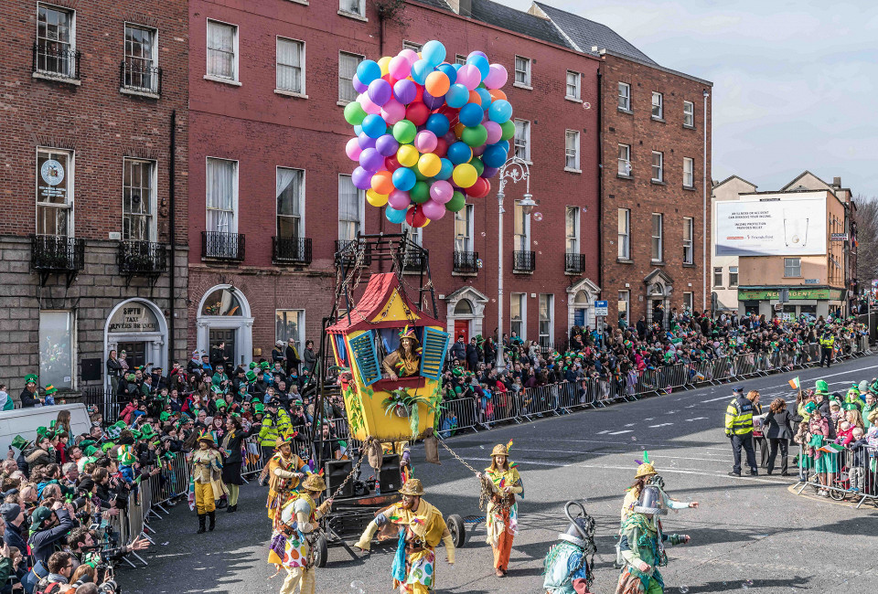 Уличное шествие Waterford Spraoi