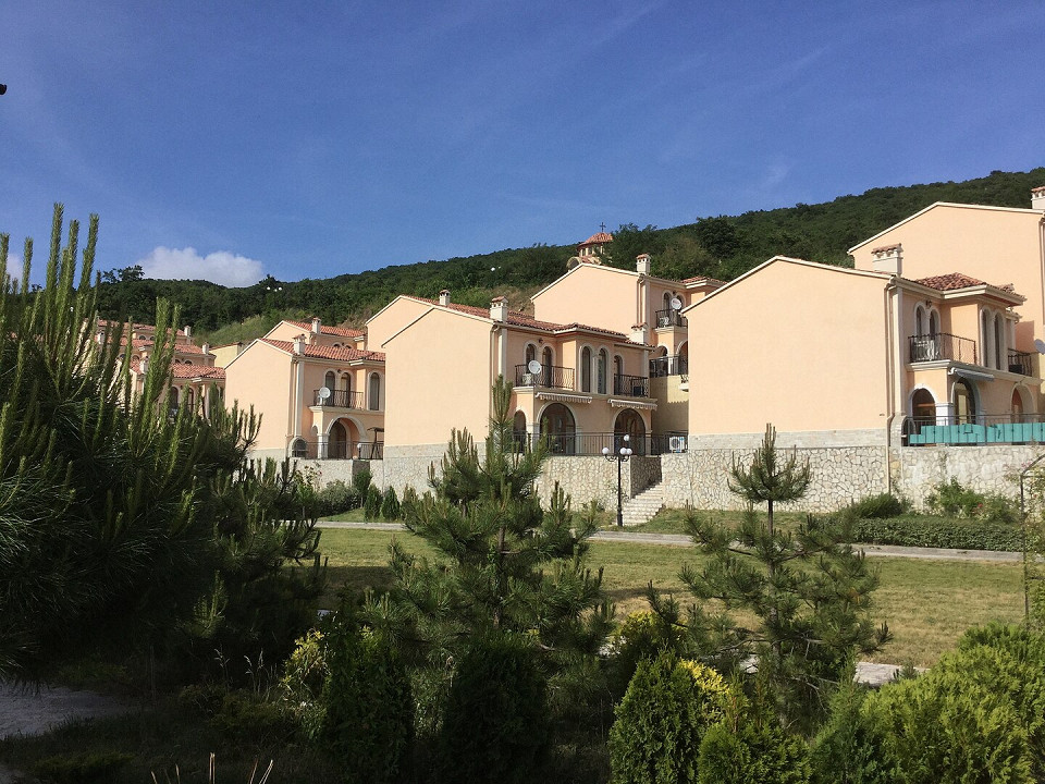 Виллы Романа, Елените